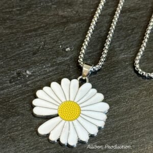 Daisy Necklace
