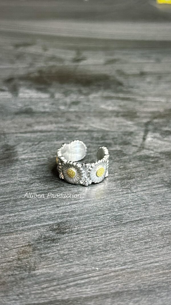 Daisy Ring